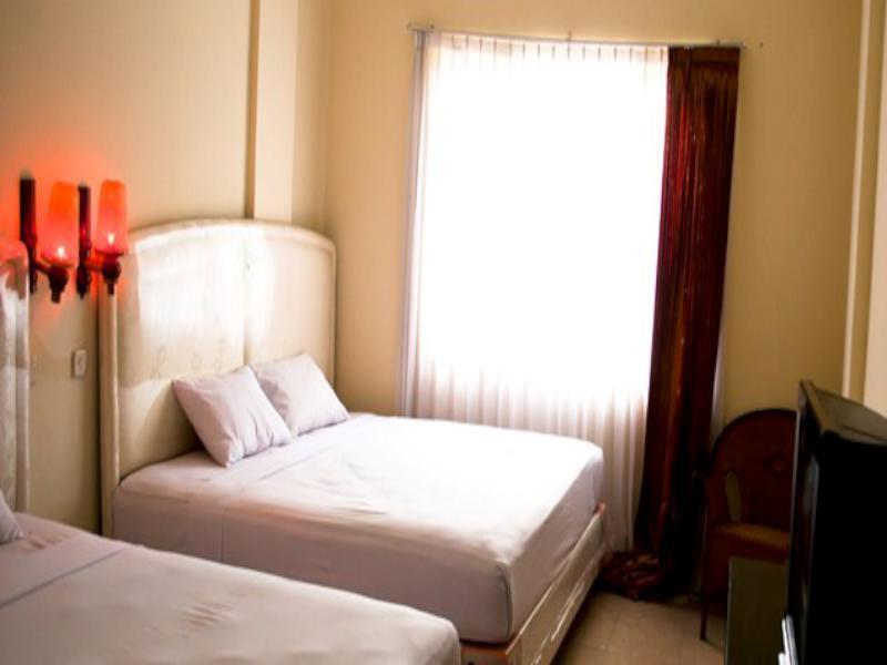 King Hotel Wates  Экстерьер фото